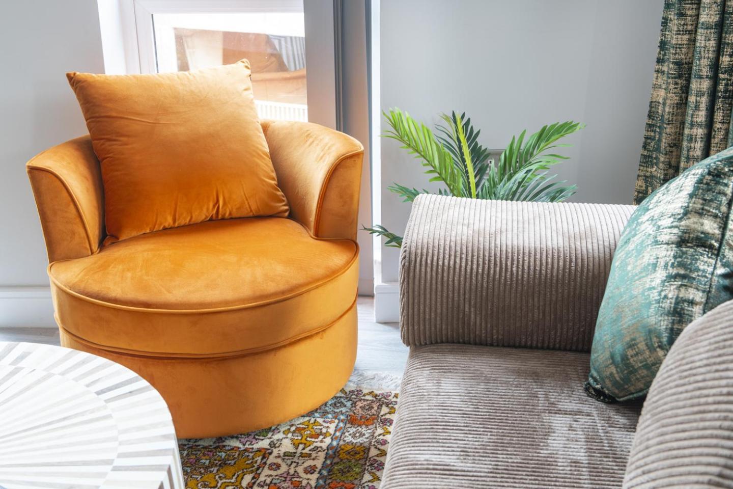 Luxurious Flat At Town Apartment *