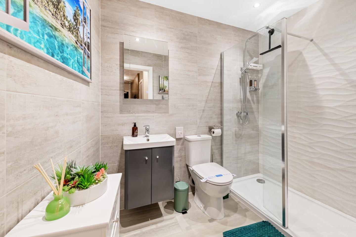 Luxurious Flat At Town Apartment *